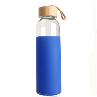 Trinkflasche Glastrinkflasche Wasserflasche mit Silikonmantel und Bambusdeckel, Glas/Silikon/Bambus, auslaufsicher, ca.  6.5 x 22.5 cm, Volumen ca. 0.5 l, blau